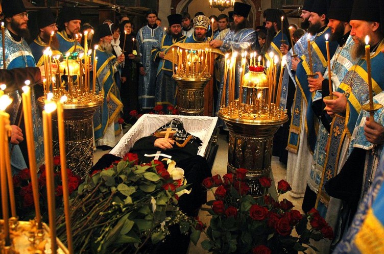 Обряд погребения и похорон у православных - как это происходит?